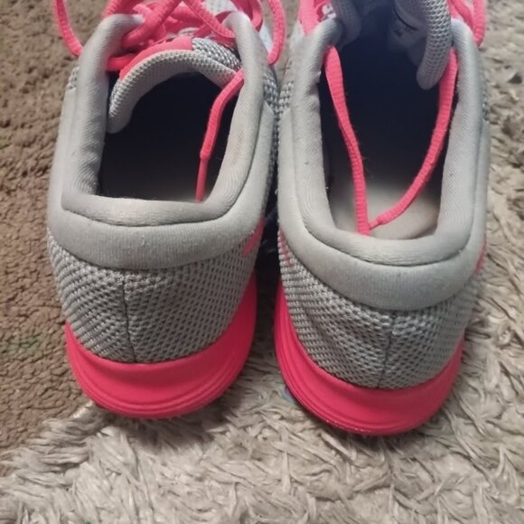 Youth 7 nikes - Picture 3 of 6